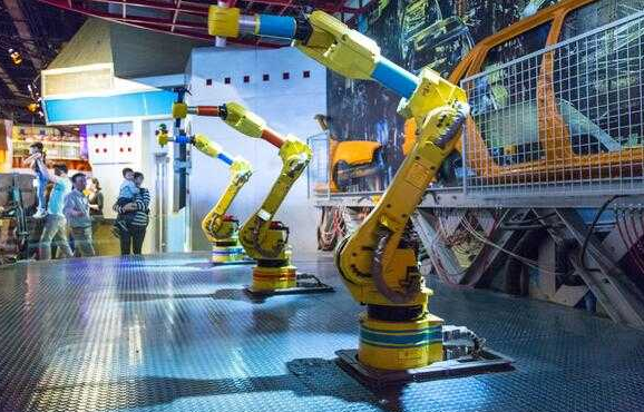 中国智造孕育千亿产值 机器人成第一大吸金产业