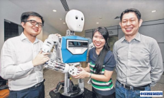 南大研发智能机器人会讲话能工作