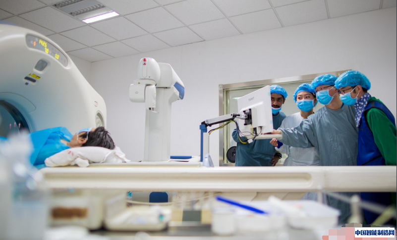 内蒙古首例智能定位机器人手术获得成功