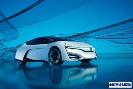 中国首辆氢能碳纤维车身乘用车武汉诞生