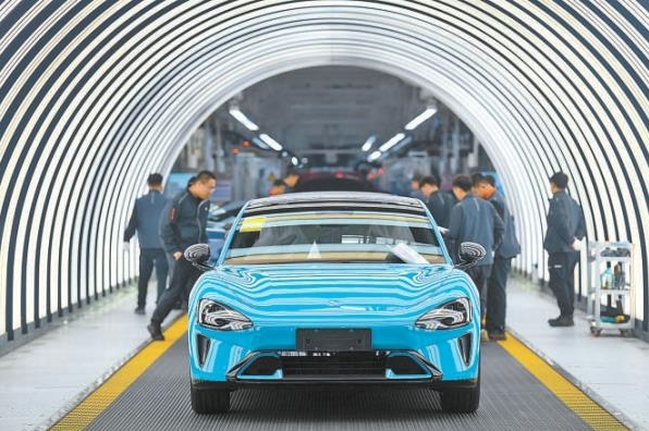小米汽车SU7正式亮相 北京智能制造结新果